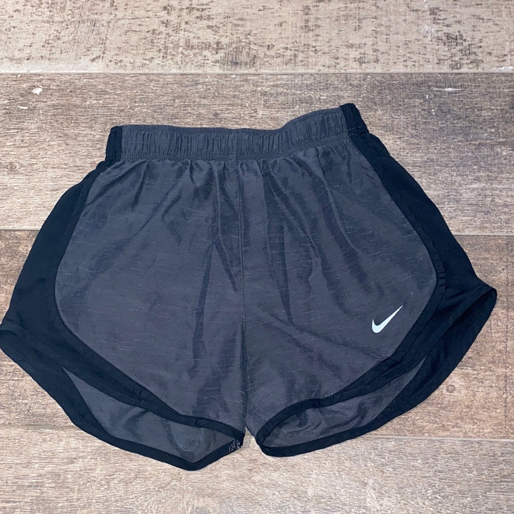 grey nike shorts
